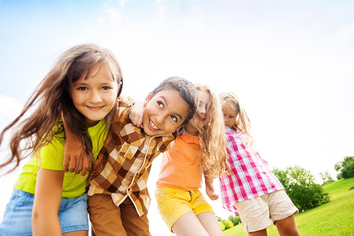 Spielende Kinder